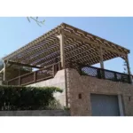 Ξύλινη πέργκολα με διπλή τάβλα Ξύλινη πέργκολα με διπλή τάβλα