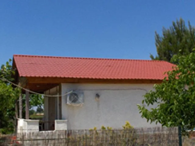 ΠΕΡΓΚΟΛΑ ΜΕ ΛΑΜΑΡΙΝΑ ΚΕΡΑΜΙΔΙ